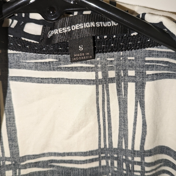 2 Small Express Tops - Picture 4 of 11